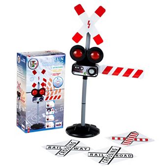 Theo Klein : Train Crossing 31.5 x 18 Motion Sensor Traffic Light Cycle