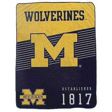 Pegasus Michigan Wolverines 60�۝ x 80�۝ Helmet Stripes Blanket
