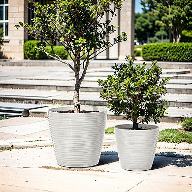 LuxenHome 2-Piece Tapered Round Plastic Planters Set