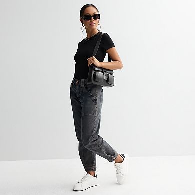 Juniors' SO® Mid-Rise Button Hem Jogger Jeans