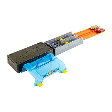 Mattel Hot Wheels Race Case Track Set with 2 Cars
