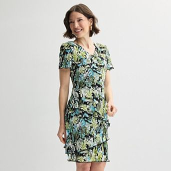 Petite Studio Connection Printed V-Neck Short Sleeve Tiered Skirt Dress