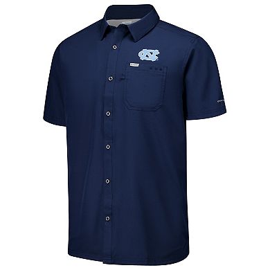 Men's Columbia Navy North Carolina Tar Heels PFG Slack Tide�� Omni-Shade�� Button-Up Camp Shirt