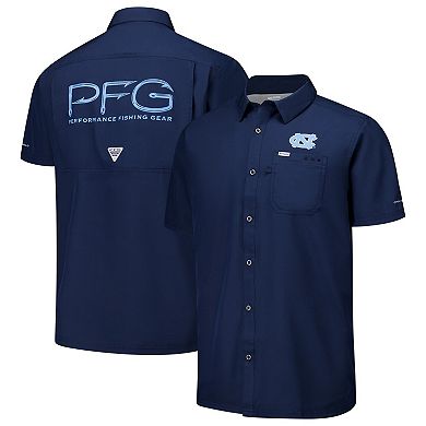 Men's Columbia Navy North Carolina Tar Heels PFG Slack Tide�� Omni-Shade�� Button-Up Camp Shirt
