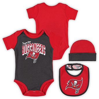 "Newborn & Infant Tampa Bay Buccaneers Dynamic Duo Bodysuit, Bib & Knit Hat Set"