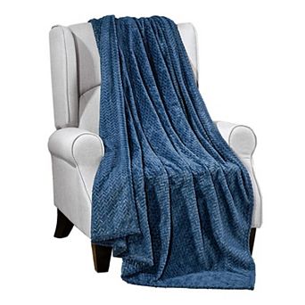 Montana Plush Decorative Warm And Comfortable Machine Washable Throw