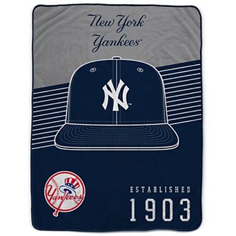 Pegasus New York Yankees 60�۝ x 80�۝ Hat Stripes Throw Blanket