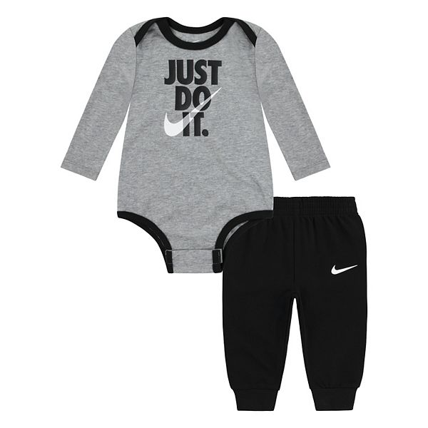 Nike 12 month boy clothes best sale