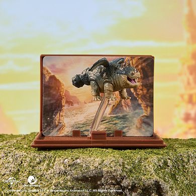 Cool Maker How to Train Your Dragon Collectible Dragon & Card with Display Stand