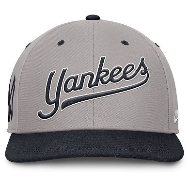 Men's Nike Gray/Navy New York Yankees Cooperstown Collection Pro Performance Snapback Hat