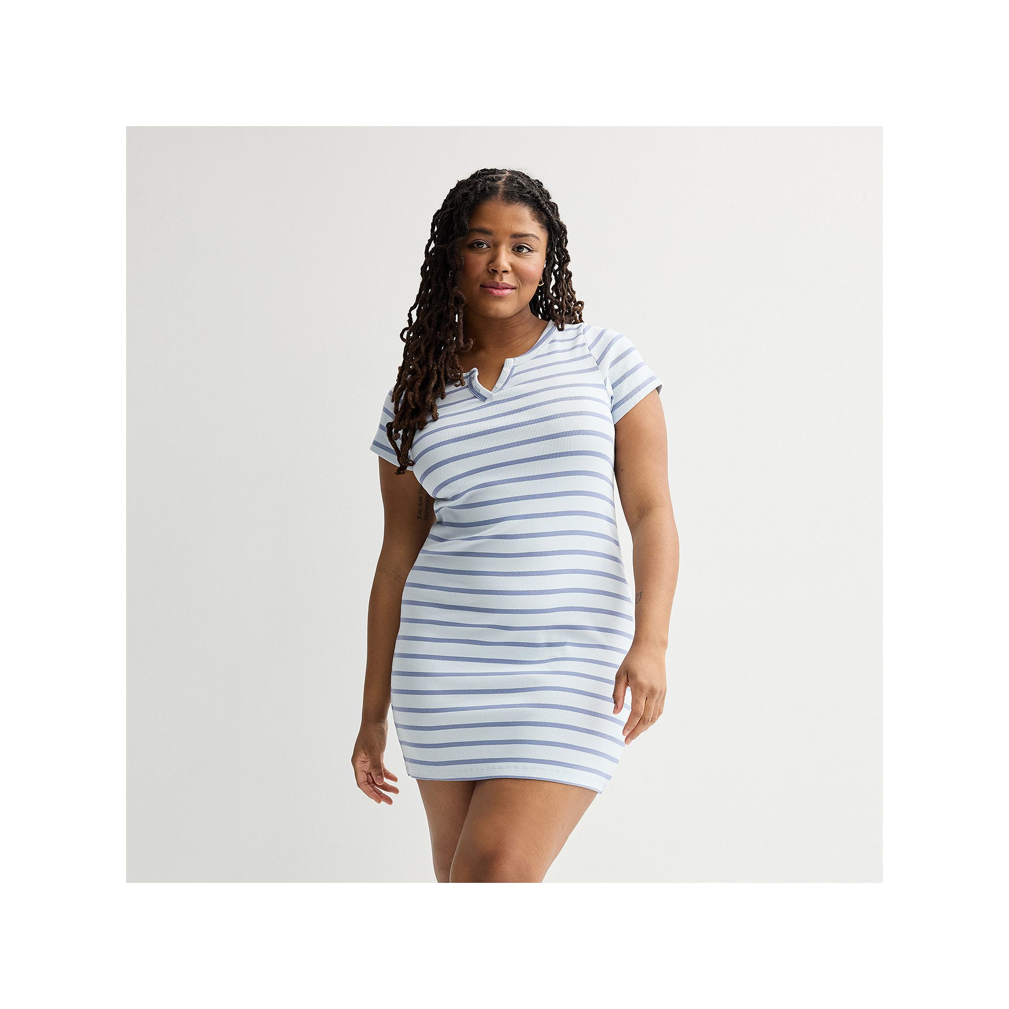 Juniors Plus Size SO® Short Sleeve Henley Dress, Girls, Size: 1XL, Blue 