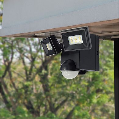 IQ America Battery-Powered LED Motion Security Flood Light, 700 Lumens