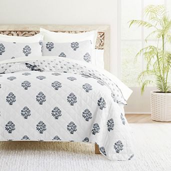 Home Collection Stamped Bloom Reversible All Season Down-Alternative Quilt Set