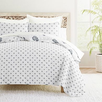 Home Collection Stamped Bloom Reversible All Season Down-Alternative Quilt Set