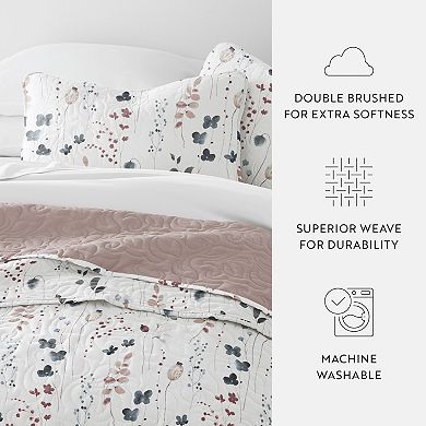 Home Collection Floral Patterned Reversible All Season Down-Alternative Quilt Set