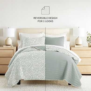 Home Collection Tossed Ferns Reversible All Season Down-Alternative Quilt Set