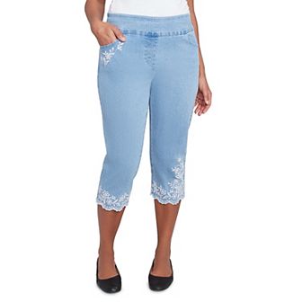 Petite Alfred Dunner Classic Floral Embroidered Denim Capri Pants