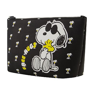 Peanuts Snoopy Free Hugs Travel Case