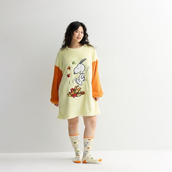 Plus Size Peanuts Snoopy Fall Harvest Leaves Dorm Dress & Socks Set
