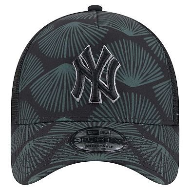 Men's New Era Black New York Yankees 9FORTY A-Frame Trucker Adjustable Hat