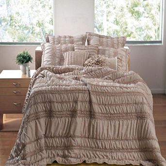 Tiana Quilt And Pillow Sham Set