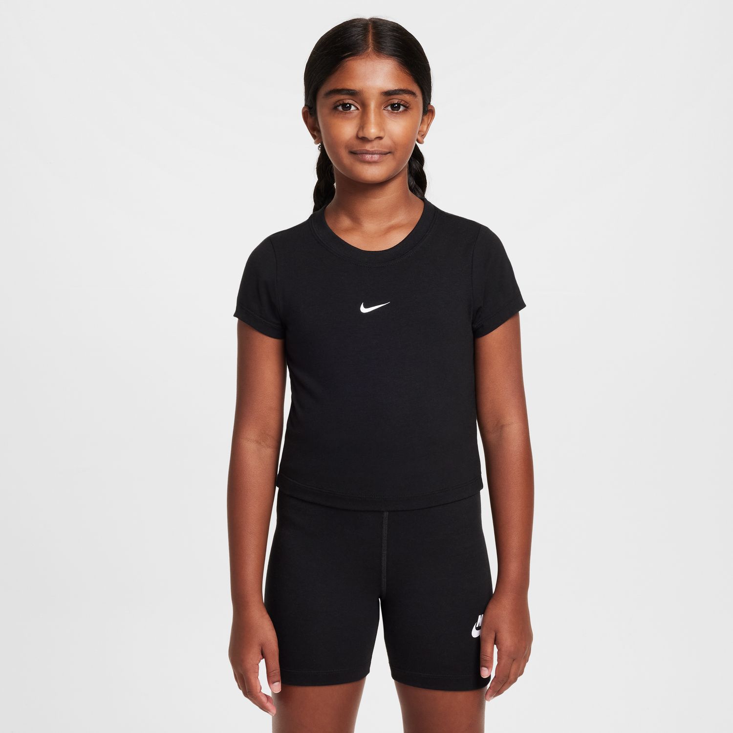 Футболка Nike Slim Cropped для девочек, цвет: Чёрный — фото 1