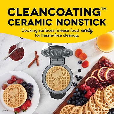 Dash Peanuts Snoopy Mini Waffle Maker