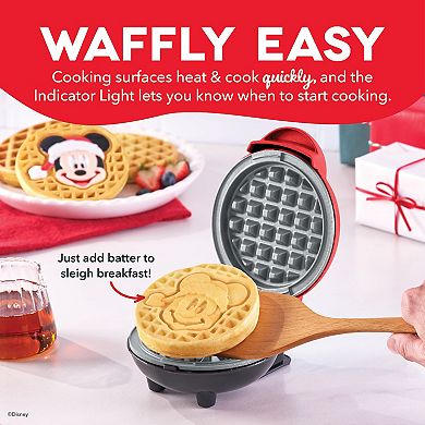 Disney Dash Mickey Mouse Santa Mini Waffle Maker