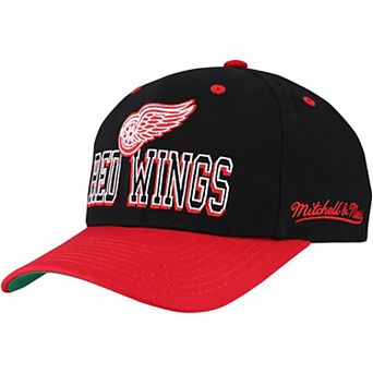 Men's Mitchell & Ness Black/Red Detroit Red Wings Backside Script Two-Tone Pro Crown Adjustable Hat