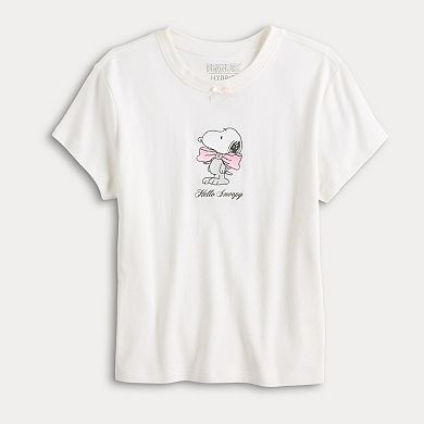 Juniors' Peanuts Snoopy Graphic Tee