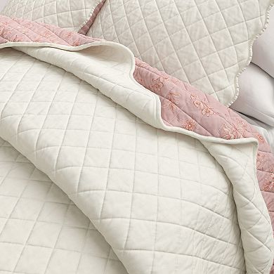 Madelinen® Scalloped Edge Floral Print Reversible Quilt Set with Shams