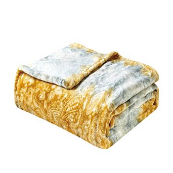 Cillia All Season Plush Decorative Throw Blanket