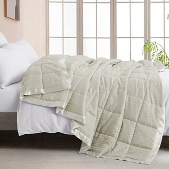 Unikome Hotel Collection Lightweight Down Alternative Blanket with Satin Trim All Season Design