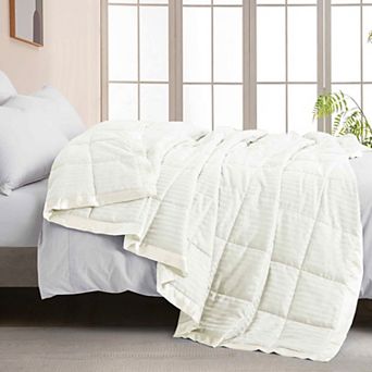 Unikome Hotel Collection Lightweight Down Alternative Blanket with Satin Trim All Season Design
