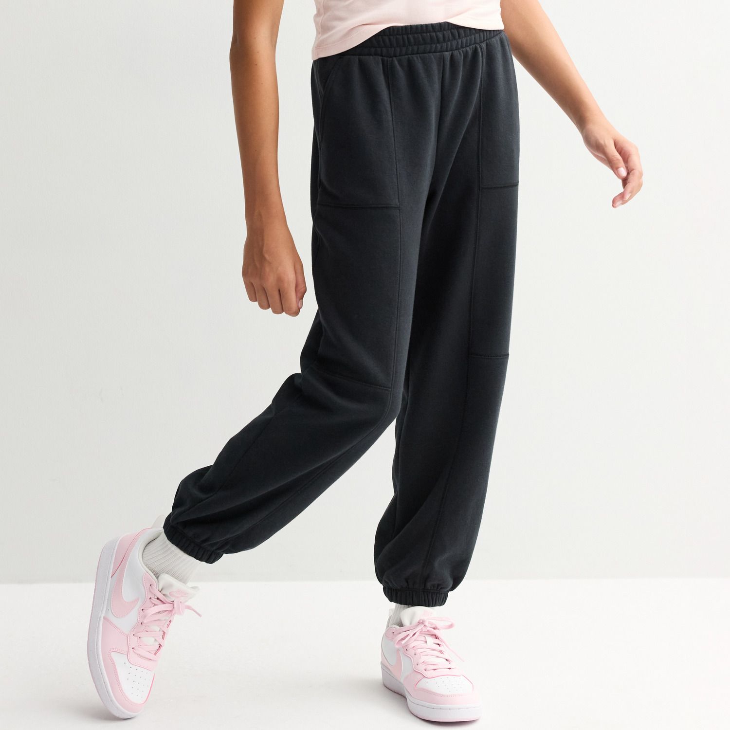 Брюки SO® Relaxed Seamed Joggers для девочек, цвет: Чёрный
