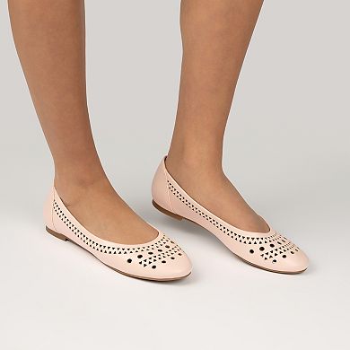 Journee Kamrah Women's Cut Out Round Toe Dress Flats