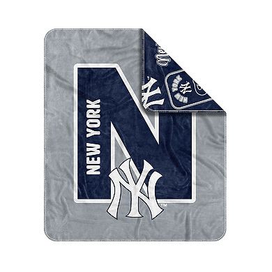 New York Yankees 50" x 60" Dream Weave Throw Blanket