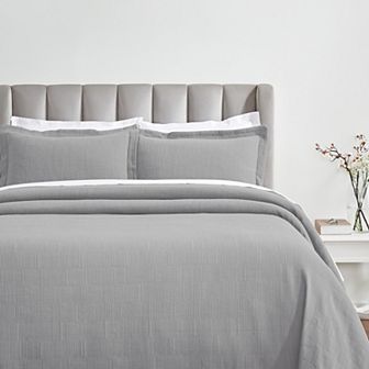 SUPERIOR Zenith Matelasse Quilt and Sham Set