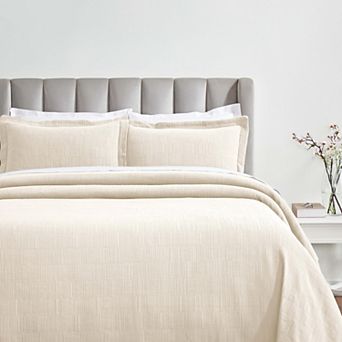 SUPERIOR Zenith Matelasse Quilt and Sham Set