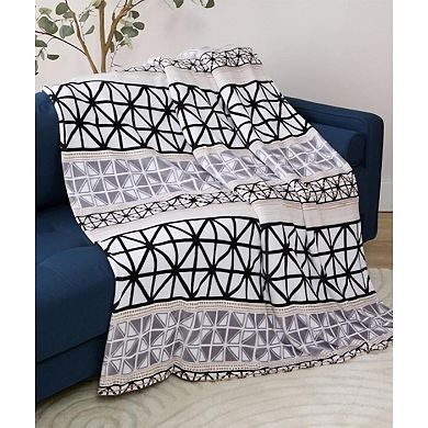 Brexton Plush Decorative Machine Washable Throw