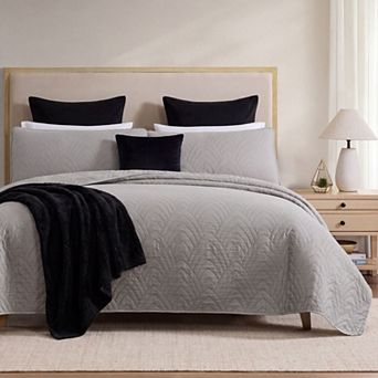 HLC.ME Weston - 3 pc Soft Quilt Set, Lightweight Interlocked Machine Washable Bedspread Coverlet