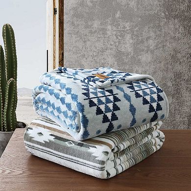 Wrangler Coyote Sands Green King Blanket