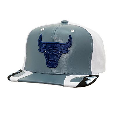 Men's Mitchell & Ness Gray Chicago Bulls Day 6 Snapback Hat