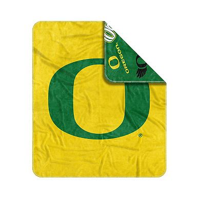 Oregon Ducks 50” x 60” Dream Weave Throw Blanket