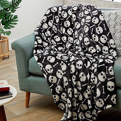 Throw Blanket, Ideal for Fall and Winter - Stylish Designs to Share with Friends and Family