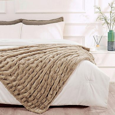 Home Soft Things Stretchy Solid Color Faux Fur Throw Blanket