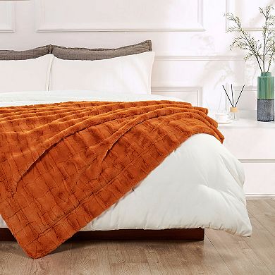 Home Soft Things Stylish Faux Fur Throw Blanket