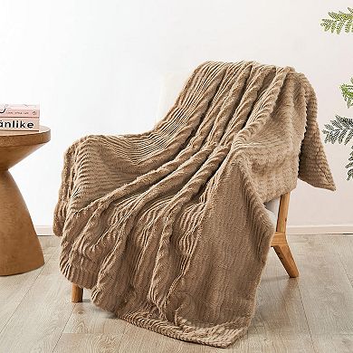 Home Soft Things Shaggy Wavy Faux Fur Throw Blanket