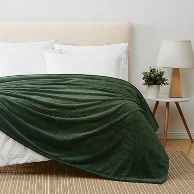 Royal Velvet Lavish Plush Solid Blanket