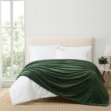 Royal Velvet Lavish Plush Solid Blanket